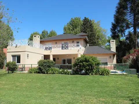 Venta , Alquiler Temporario. Casa  sobre el golf en  Golfers c.c