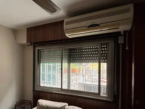 Valentín Gómez 400, Piso 1