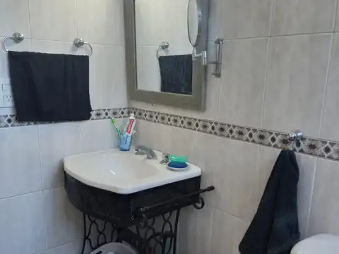 Casa 3 ambientes con 2 baños