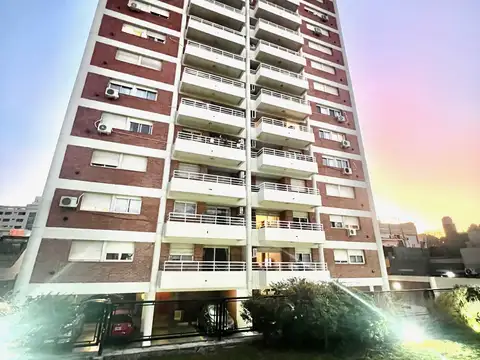 Acassuso: Único Depto de 4 Amb con Cochera y Baulera. Increíble Vista Abierta. Muy Luminoso y Amplio