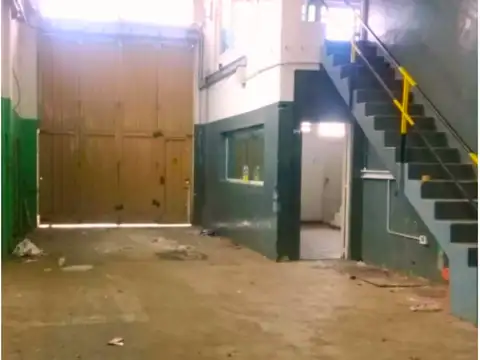Galpón 500m2 entrada de camión con oficinas