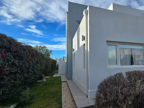 Casa en Alquiler en Neuquen, USD 4.500