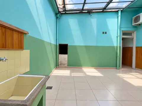 Depto Tipo Casa 4 ambientes con 2 baños