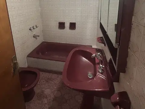 DEPARTAMENTO 2 AMBIENTES EN PB CON PATIO | MONTE CASTRO | BAJAS EXPENSAS