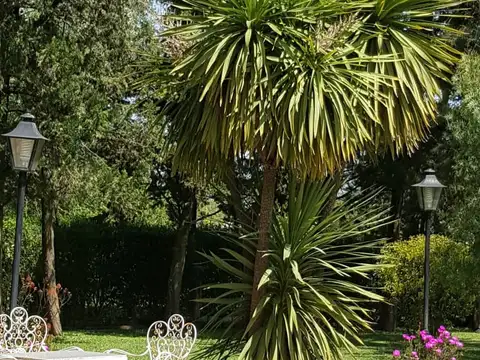 Casa en Venta con 3 cocheras