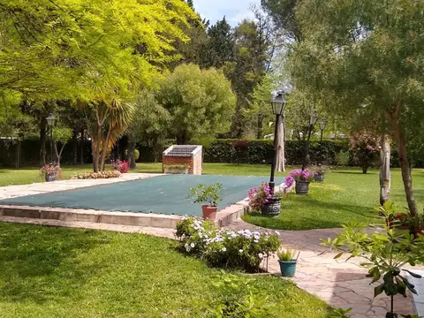 EZEIZA B*Vicente Melazzi EXCELENTE CASA LOTE PROPIO 40 X 70 3 AMB.2 BAÑOS GARAGE PISCINA + QUINCHO