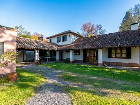 Casa 5 ambientes con 2 baños