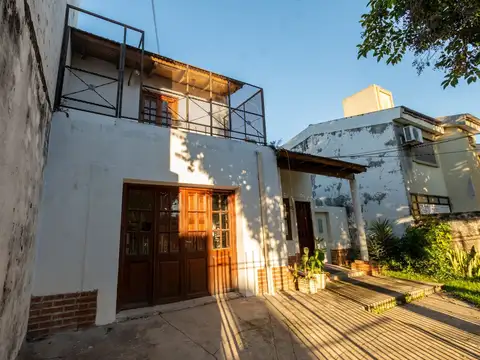 Casa 5 ambientes con 2 baños