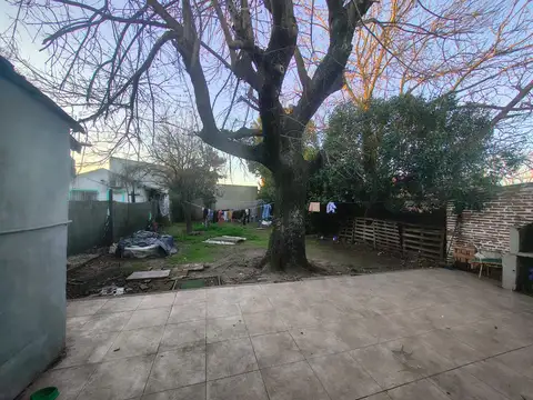 VENTA CASA+LOCAL PATIO+JARDIN+COCHERA TORTUGUITAS
