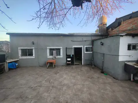 Casa 3 ambientes con 1 baño