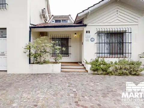 Casa en Venta de 5 Ambientes en Olivos con Patio, Terraza, Pileta Climatizada y Cochera