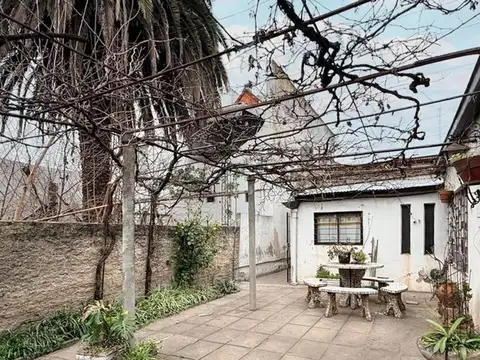 Casa en Alquiler con 1 cochera