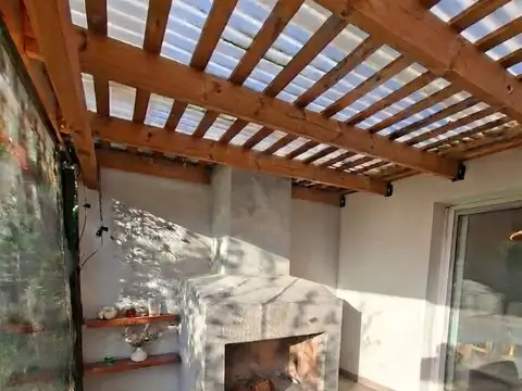 CASA TRES AMB RECICLADA GALERIA Y PISCINA EN PILAR