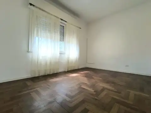 Depto Tipo Casa en Alquiler 50 años