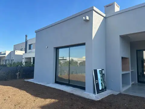 Casa en Venta en Pilar del Este - San Ramón, USD 190.000