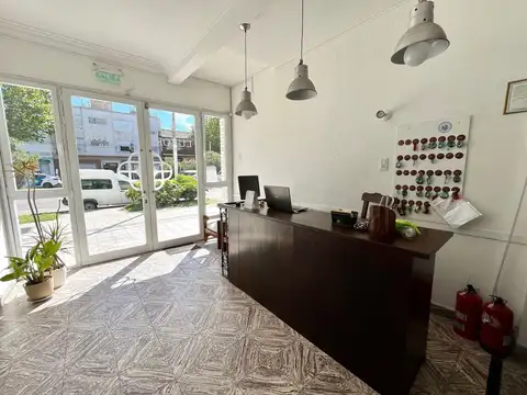 HOTEL EN MIRAMAR CON POTENCIAL COMERCIAL