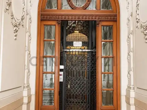 Avenida Corrientes , Piso 5