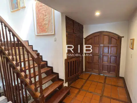 Casa en Venta con 3 cocheras