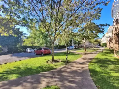 Departamento en Alquiler con 1 cocheras