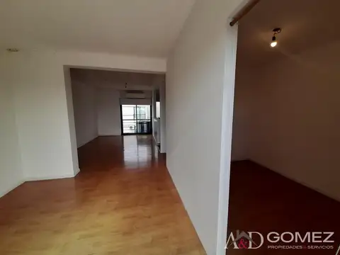MUY AMPLIO 4 AMB CON PATIO TERRAZA