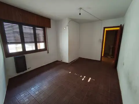 Depto Tipo Casa 8 ambientes con 2 baños