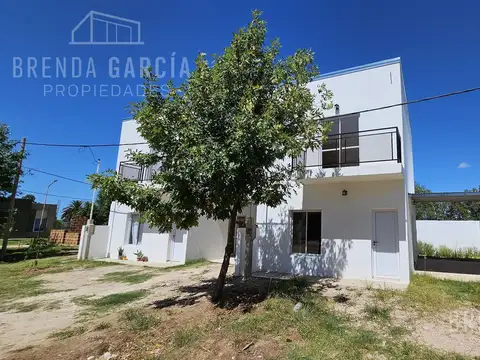 LA PLAZA ENTRE YAPEYU Y ANTON