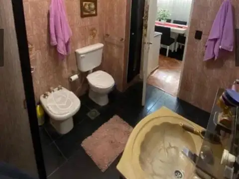 Departamento 6 ambientes con 3 baños