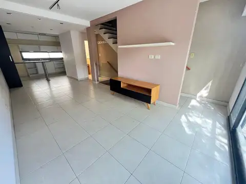 PH 3 AMBIENTES CON DOS COCHERAS PATIO SIN EXPENSAS