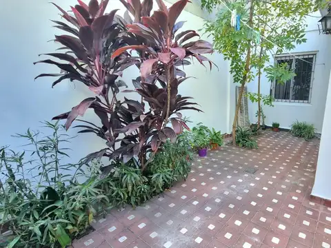 Alquiler casa Rosario Barrio Parque, 3 dormitorios y cochera