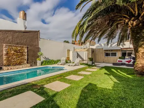 CASA | 3 AMBIENTES | MINIMALISTA | PISCINA | FONDO LIBRE | VILLA LUZURIAGA