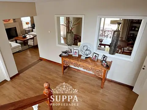 Casa 7 ambientes con 6 baños