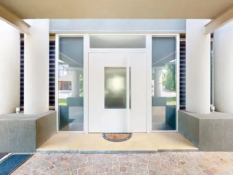 Casa 11 ambientes con 5 baños