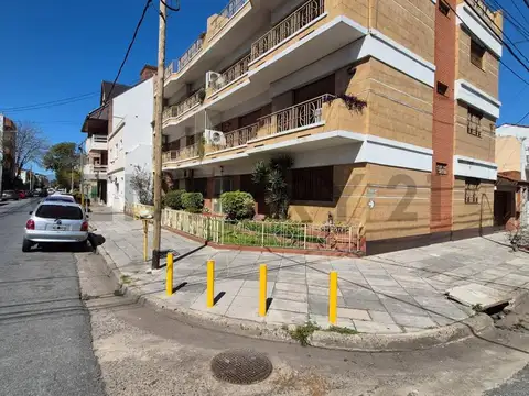 Senador Pallares 2590 , Piso 0