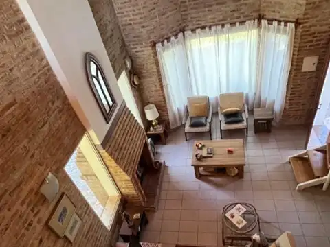 Casa en Venta con 4 cocheras