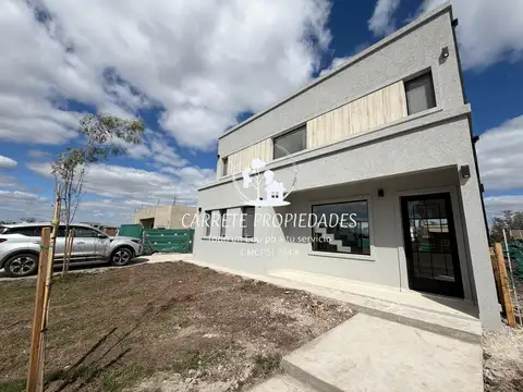 Casa en venta de 5 ambientes. Barrio Santa Sofia. Pilar 100