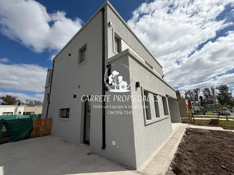 Casa en Venta en Pilar Del Este - Santa Sofia, USD 200.000