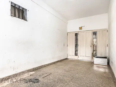 Casa 6 ambientes con 2 baños