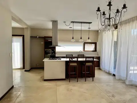 Casa en Venta en Pergamino, USD 385.000