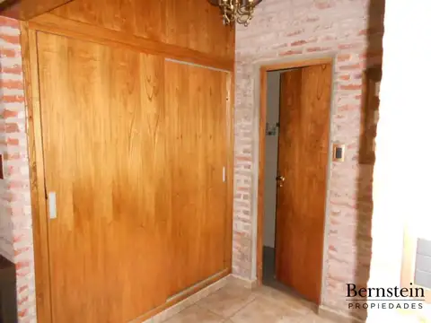 CASAQUINTA EN VENTA :: 5 AMBIENTES :: ITUZAINGO NORTE