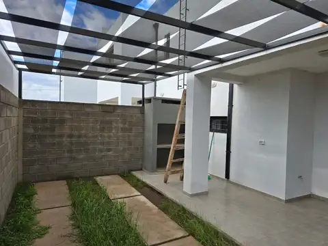 Depto Tipo Casa en Venta con 1 cocheras