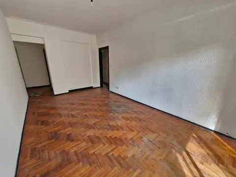 Membrillar 300, Piso 1