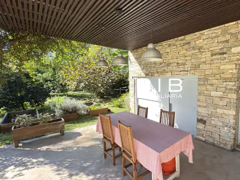 Excelente Propiedad Racionalista sobre 1700 m2