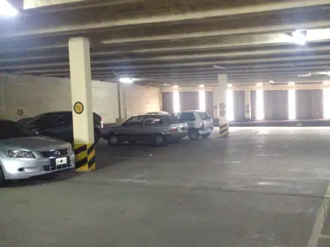 Excelente Cochera Céntrica