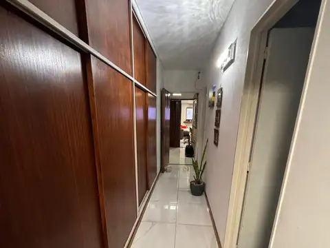Departamento tipo casa Excelente piso entrada Individual edificio Flores Villa Gral. Mitre OPORTU