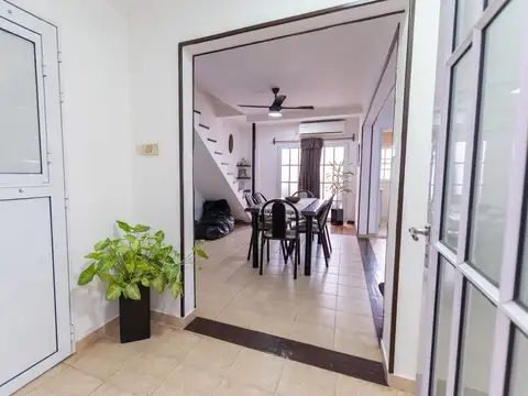 Casa 7 ambientes con 3 baños