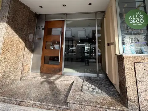 departamento dos ambiente centro Morón.