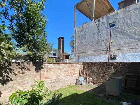 EN VENTA - COMPLEJO de 3 DPTOS. en Presidente Derqui