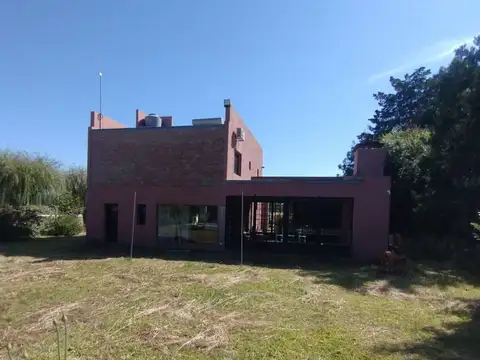 Acceso Moises Lebensohn