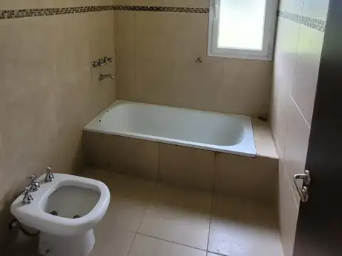 Casa en Venta en Praderas De San Lorenzo, USD 340.000