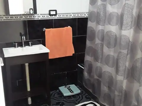 Diadema: 2 Casas en Esquina sobre Lote 382 m2